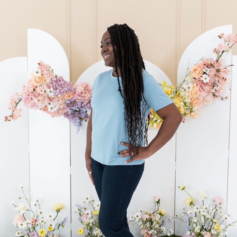 Women’s Crew Neck Tee in Dusty Blue