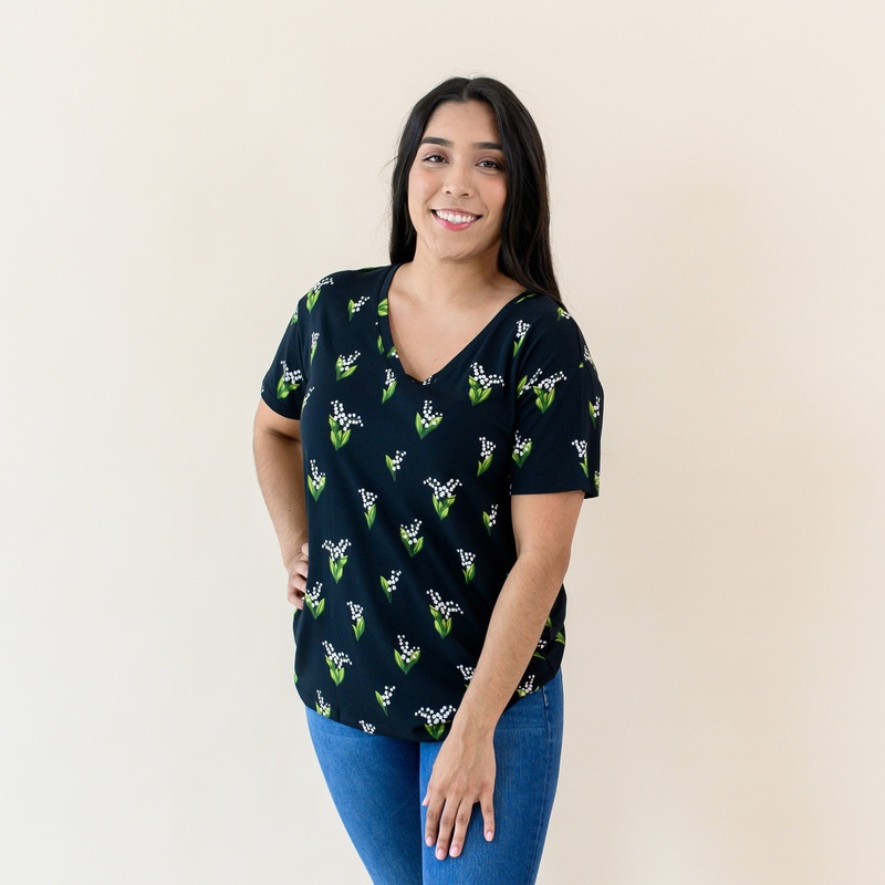 Women’s Relaxed Fit V-Neck in Midnight Lily