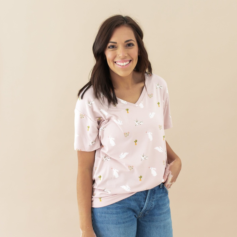 Womens Relaxed Fit V-Neck in Blush Rabbit