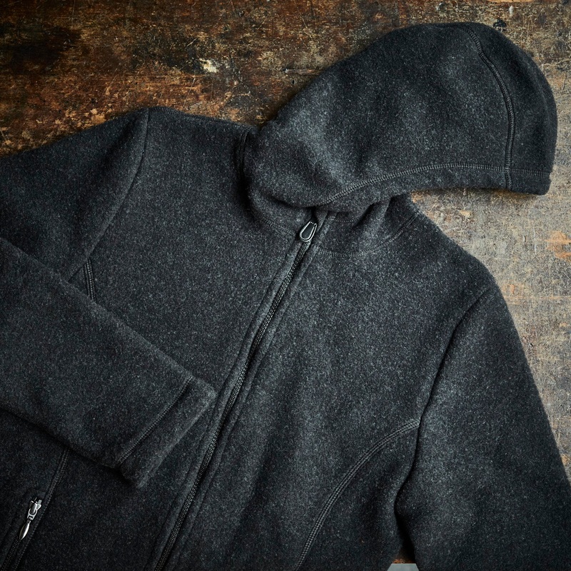 Adults Merino Wool Fleece Jacket – Black