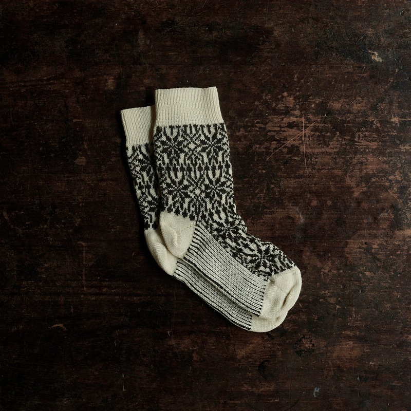 Adults Wool Nordic Star Socks – Natural/Cocoa