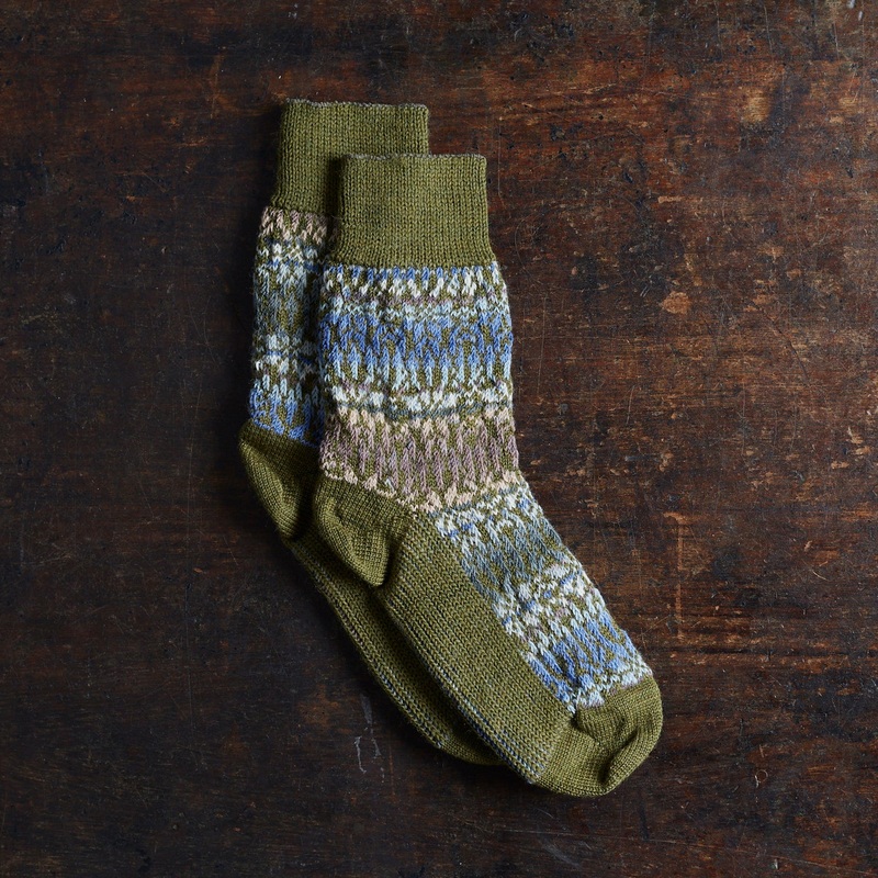 Adults Wool Nordic Star Socks – Olive/Multi