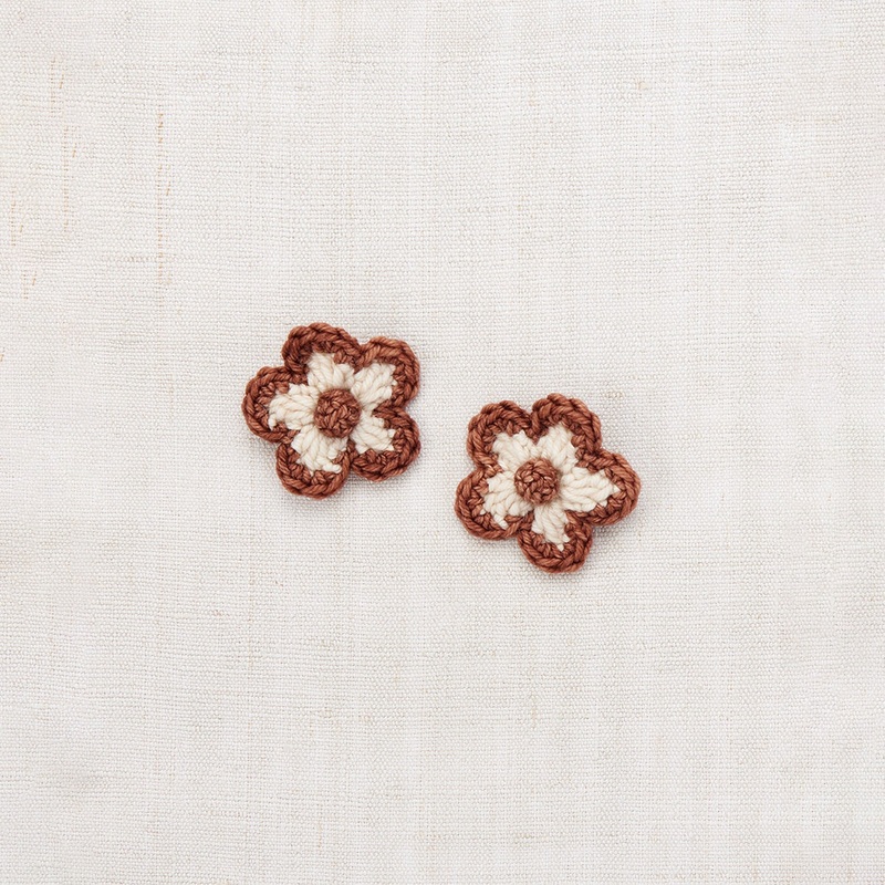 Hand Knit Merino Wool Medium Flower Clip Set – Chestnut