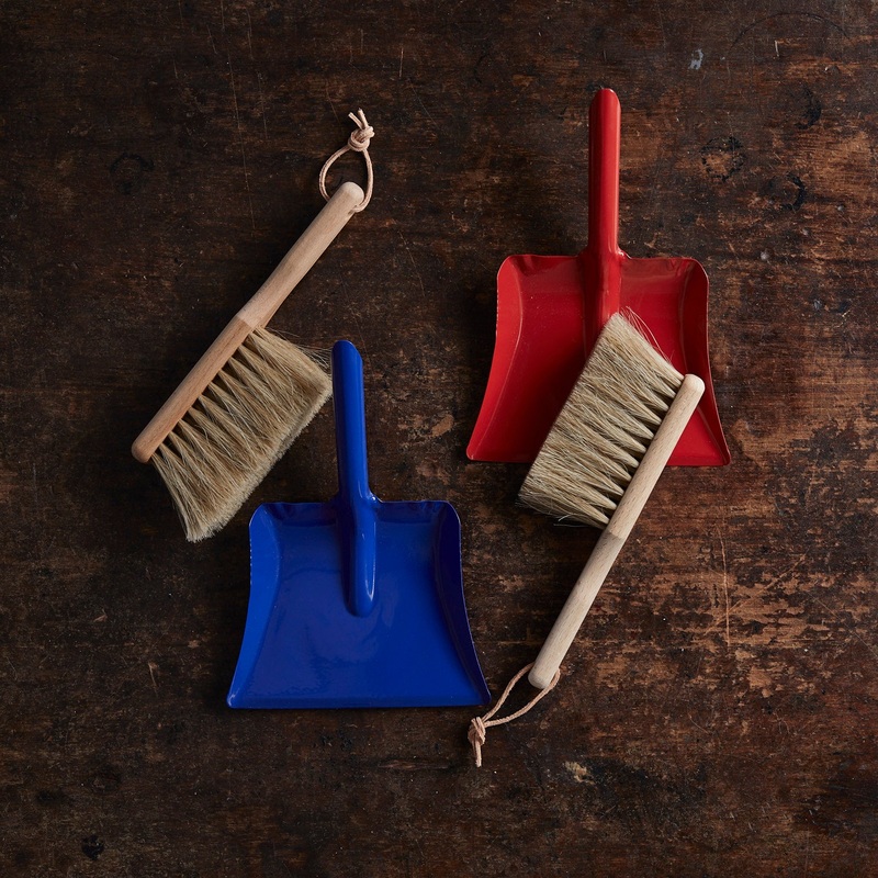 Child’s Dust Pan and Brush Set – Red Or Blue
