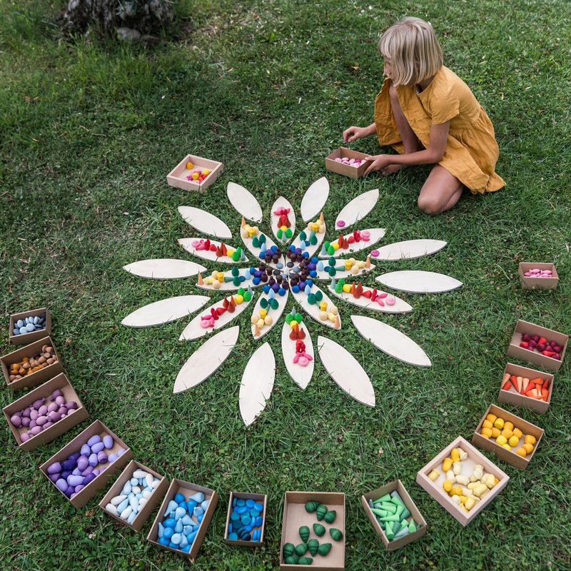 Wooden Petals Platform – 24 Pieces